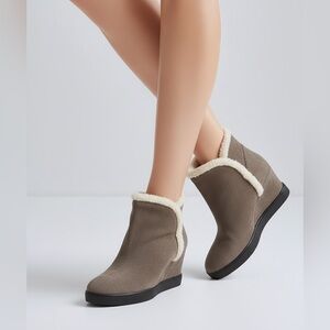 Aquatalia Laverne Womens Gray Suede Faux Fur Lined Wedge Booties Size 5.5